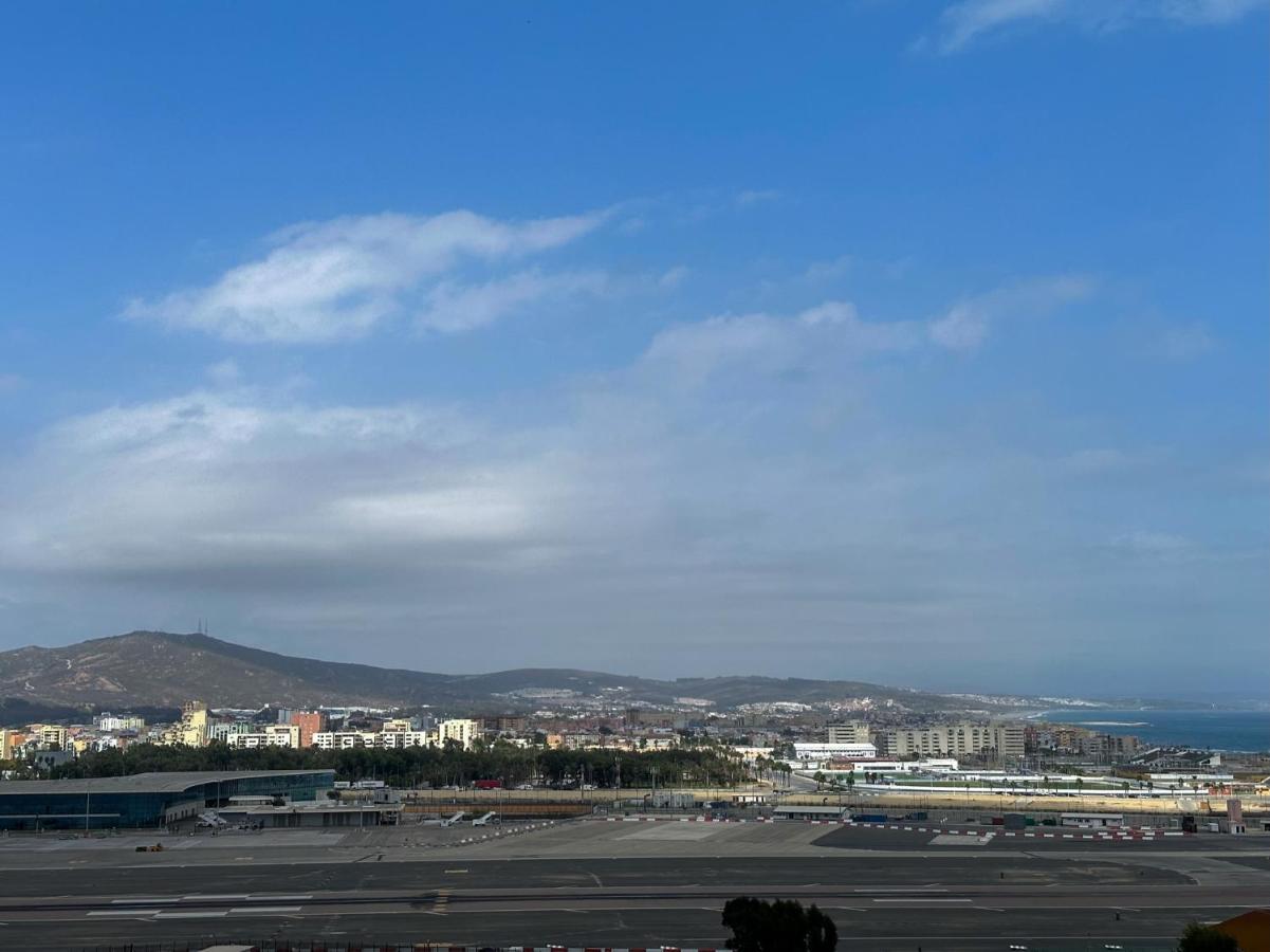 Top Floor Studio - The Hub Gibraltar - Self Catering Экстерьер фото